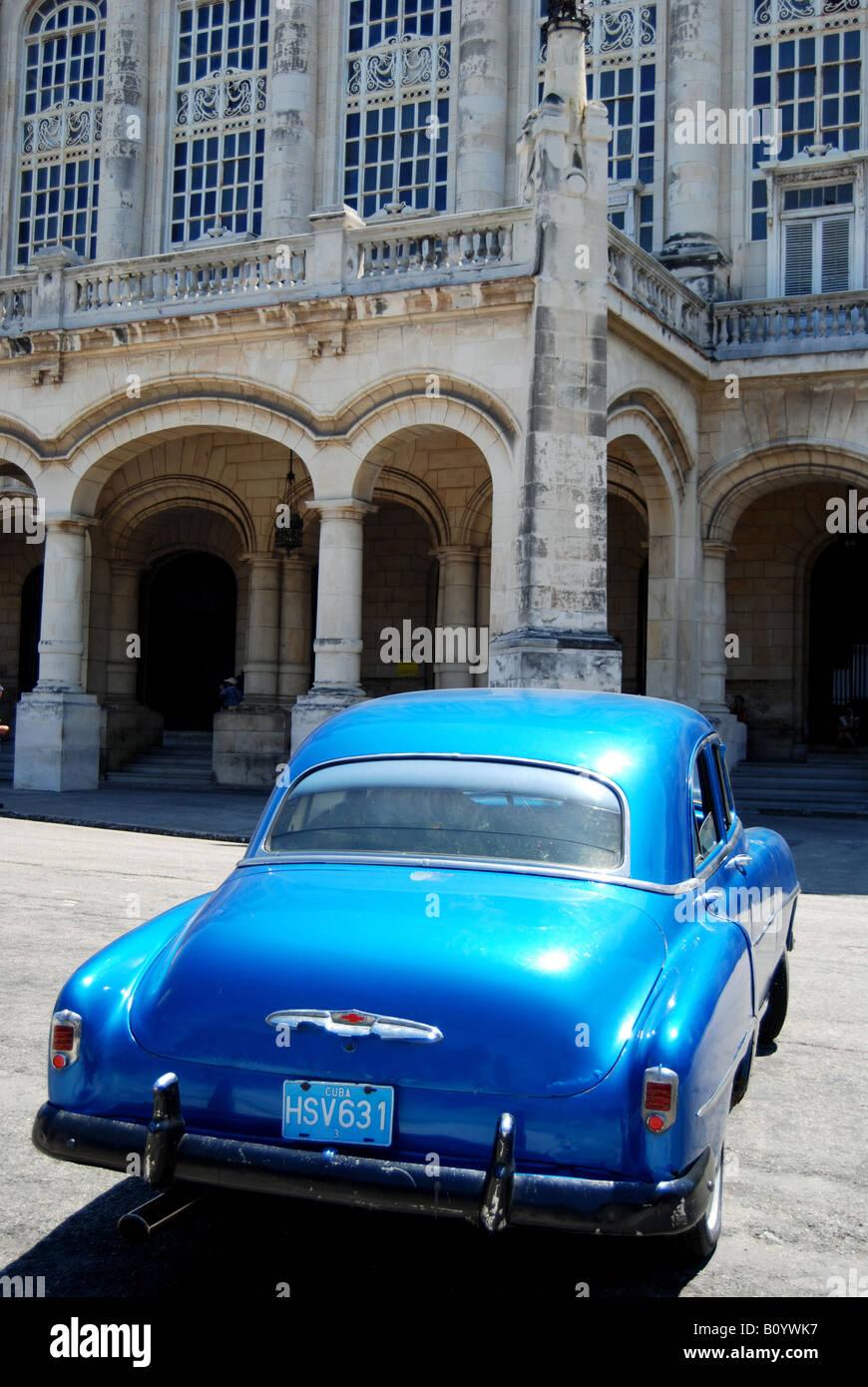 1950 Chevrolet stationné à l'extérieur du Museo de la Revolucion dans Centro Habana Banque D'Images