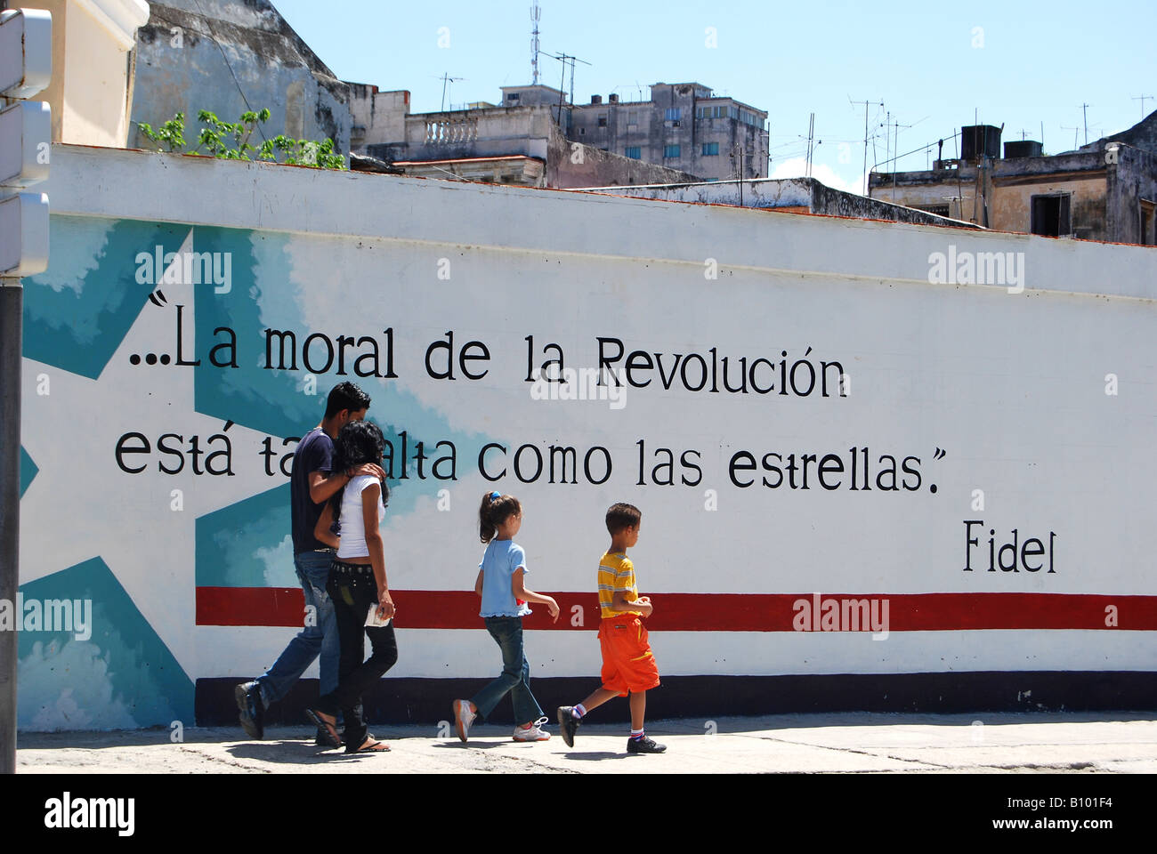 Citation Sur La Revolution De Fidel Castro Centro Habana Photo Stock Alamy Citation Sur La Revolution De Fidel Castro Centro Habana Photo Stock Alamy