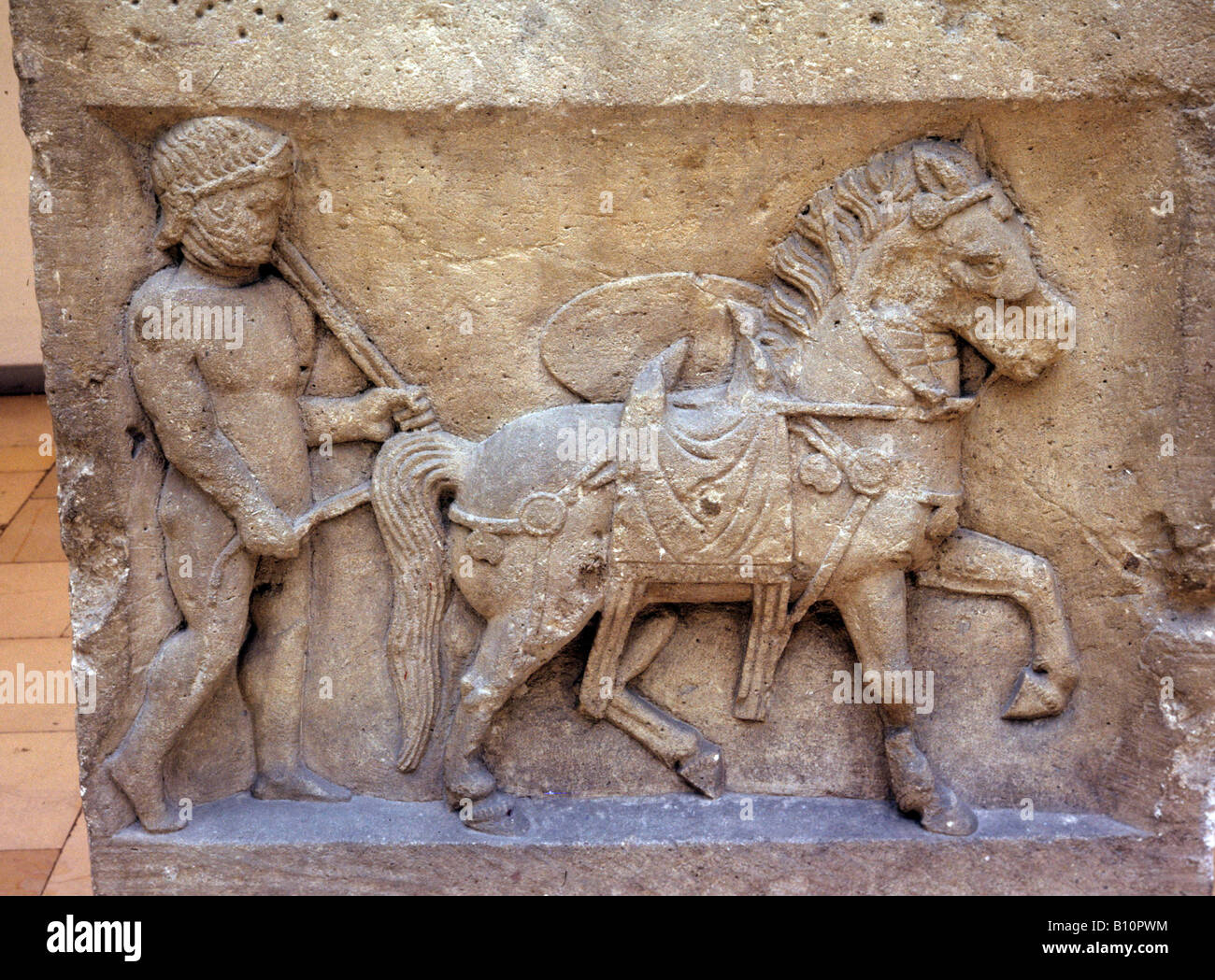 Soulagement de Romain soldat avec cheval de bât. Musée de Cologne. Allemagne Banque D'Images