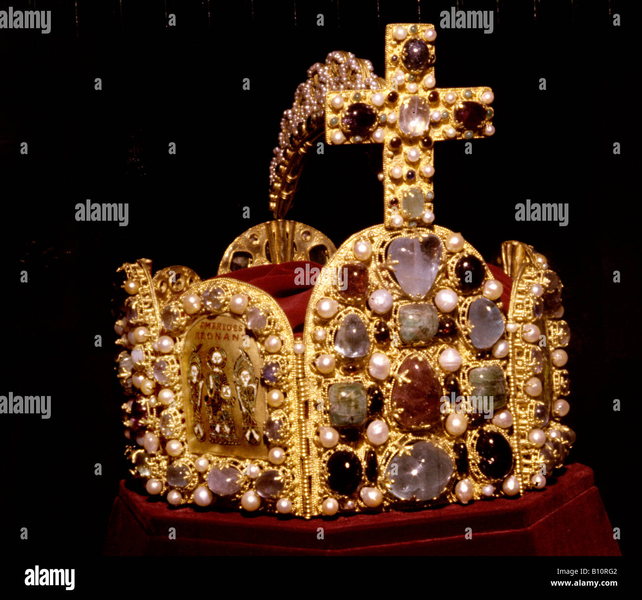 La couronne impériale du Saint Empire romain d'Otto I. 962 Annonce de la Hofburg, Vienne Banque D'Images