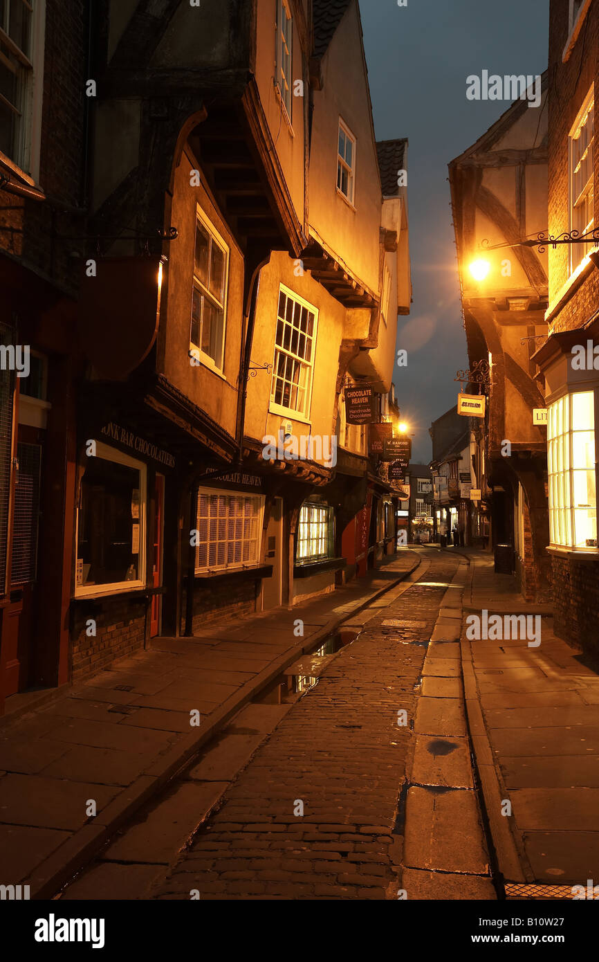 La cité médiévale ruelle de la pagaille et Little Shambles York North Yorkshire England UK Banque D'Images