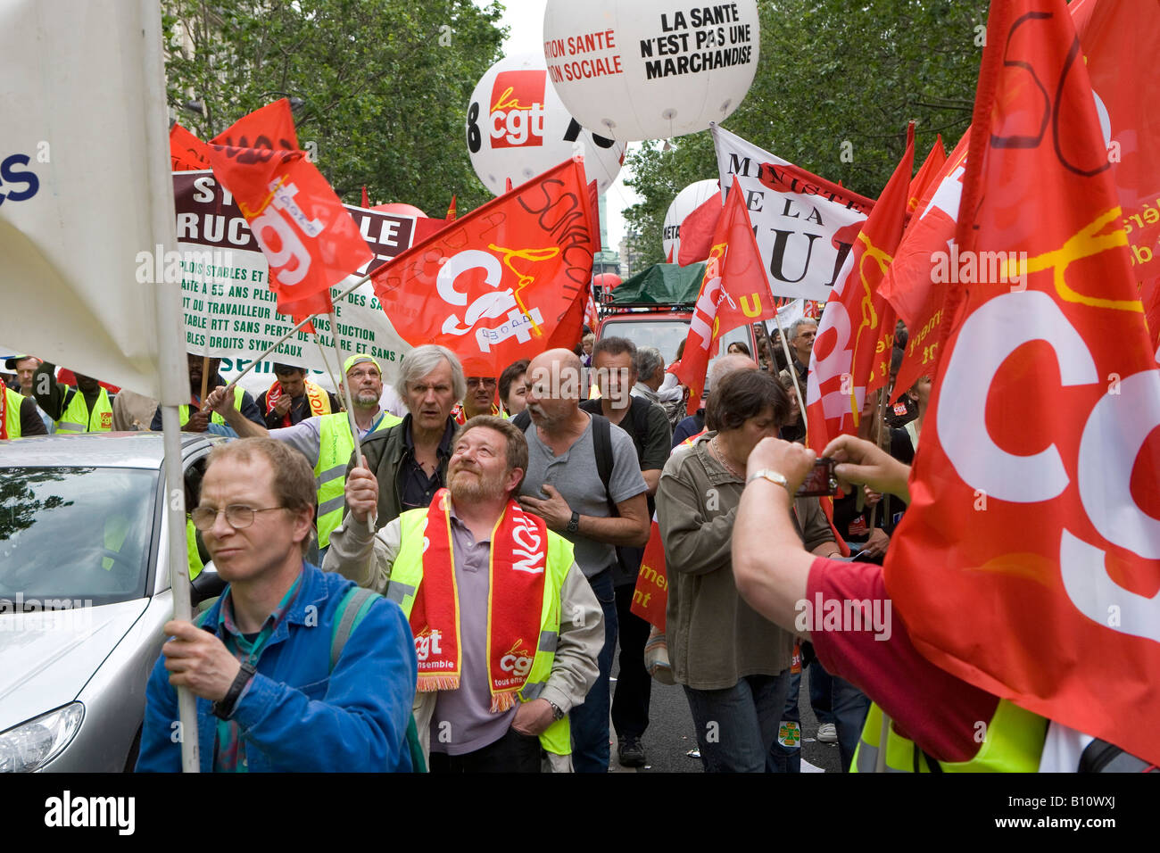 Manifestation à Paris contre la politique sociale injuste et la réforme des retraites de Nicolas Sarkozy Banque D'Images