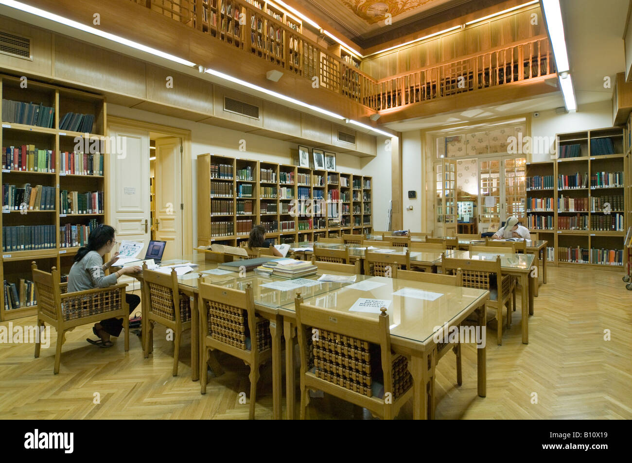 Salle de lecture principale, et des collections spéciales de la bibliothèque  de livres rares, de l'Université américaine au Caire, Egypte Photo Stock -  Alamy