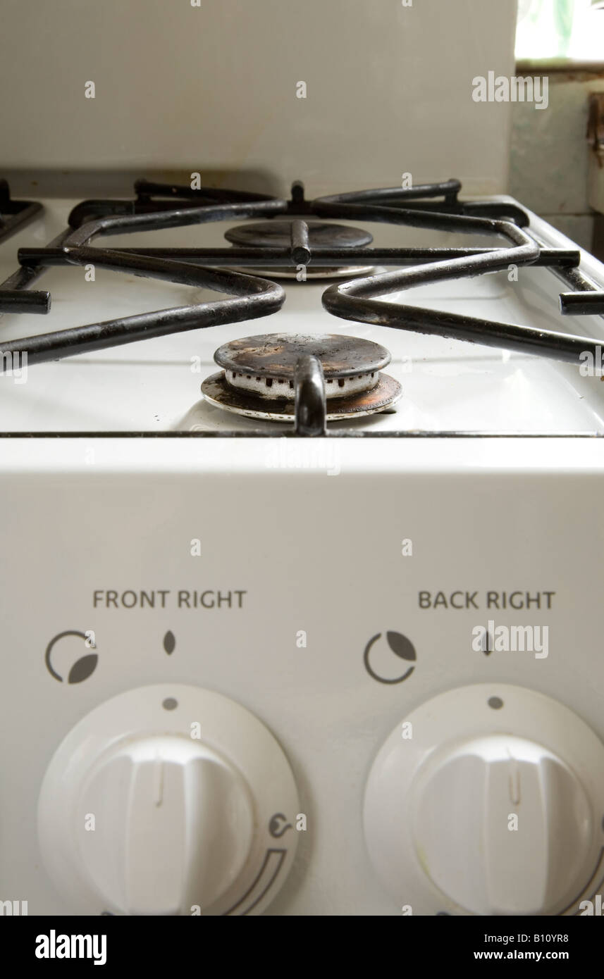 L'avant et l'arrière droit d'une cuisinière à gaz Photo Stock - Alamy