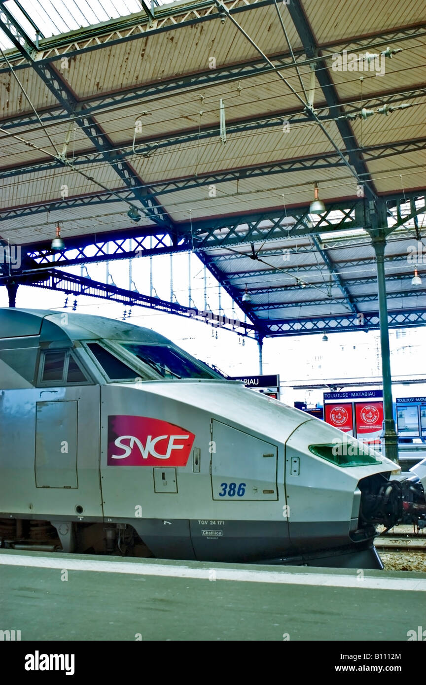 Toulouse France, détail, vue de côté, logo, train à grande vitesse TGV à la gare historique 'Toulouse Matabiau' Banque D'Images