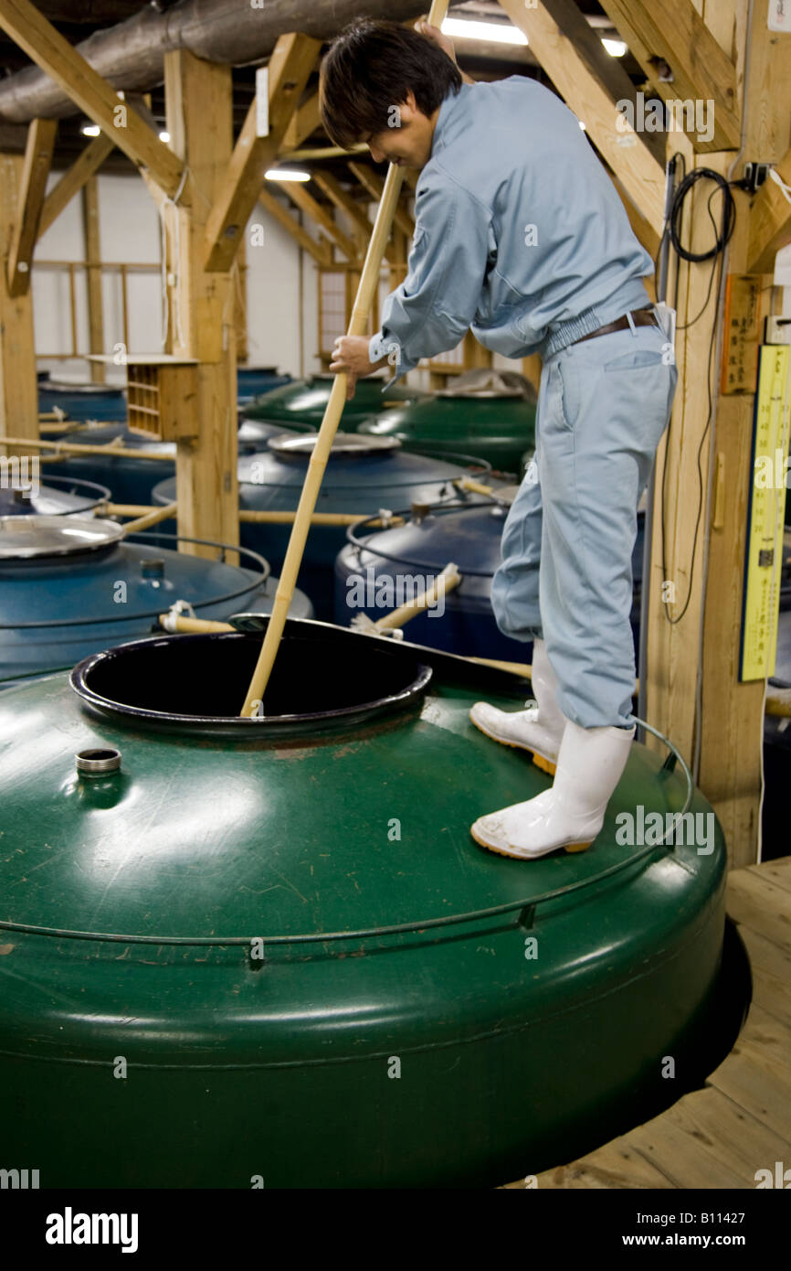 Le brassage du saké japonais Banque D'Images