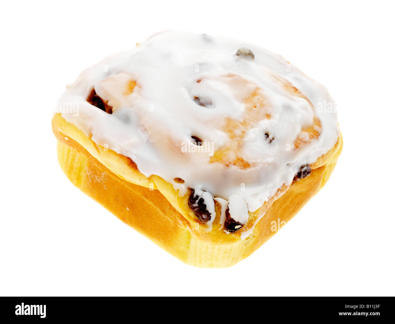 Doux glacé frais Fruits Cinnamon Bun isolé sur un fond blanc avec aucun peuple et un chemin de détourage Banque D'Images Doux glacé frais Fruits Cinnamon Bun isolé sur un fond blanc avec aucun peuple et un chemin de détourage Banque D'Images