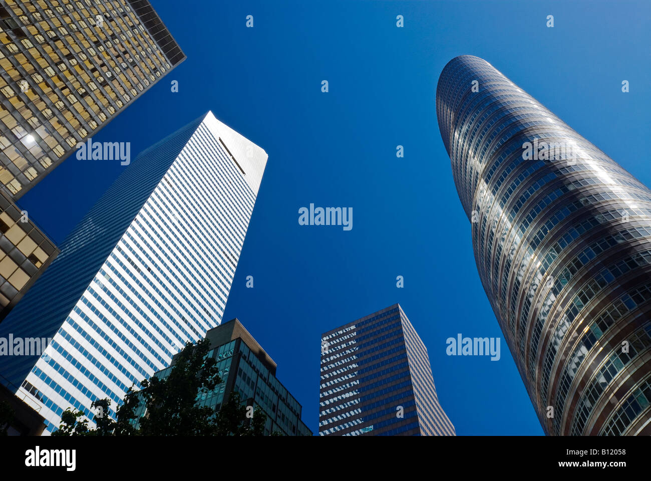 La ville de New York. Gratte-ciel de Manhattan y compris la Citicorp Center et le bâtiment rouge à lèvres. Banque D'Images