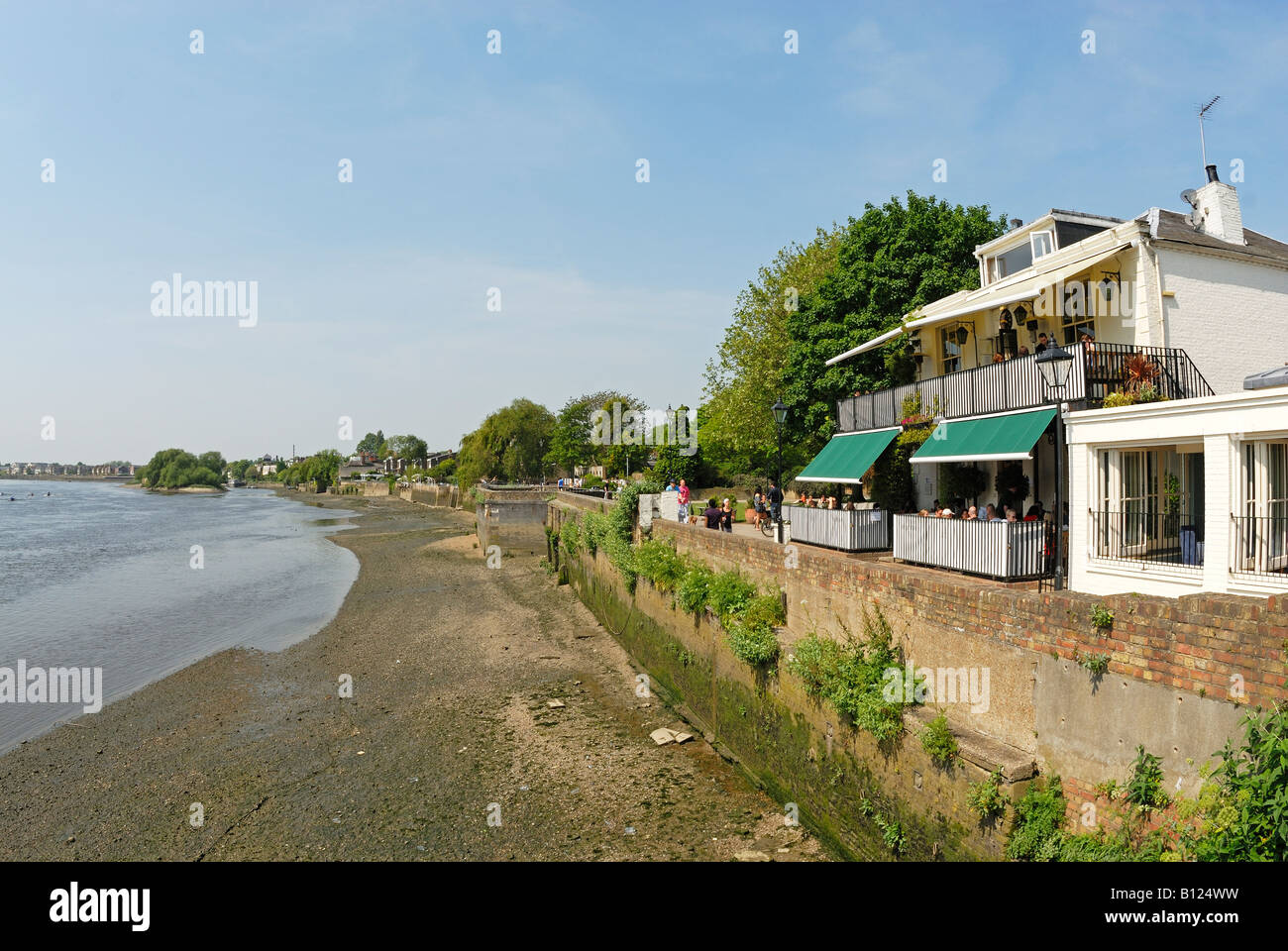 Le Old Ship Inn sur la Tamise, Chiswick Banque D'Images