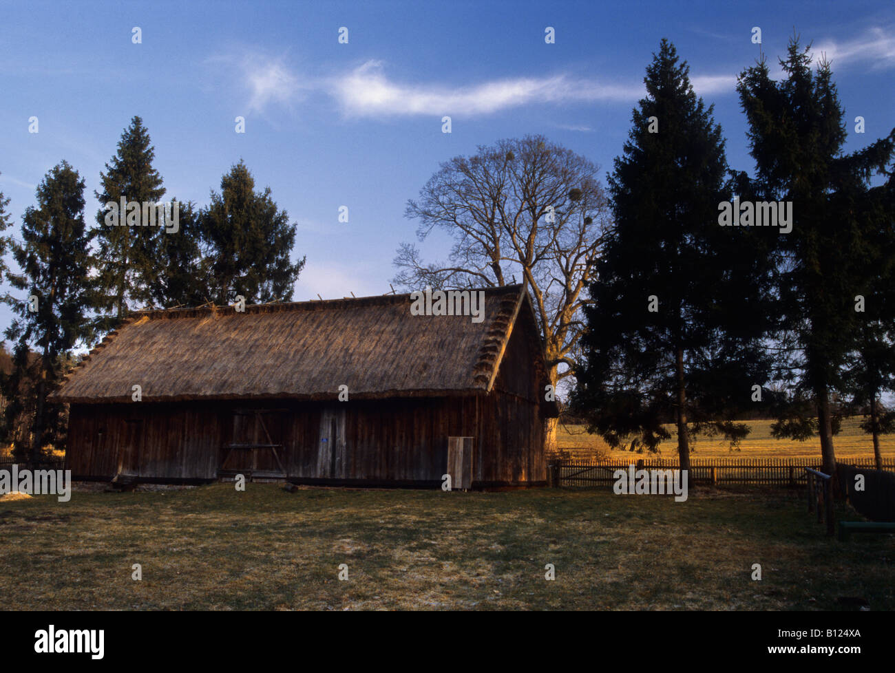 Ancienne grange dans le Parc National de Roztocze , région sud-est de Pologne Roztocze Banque D'Images