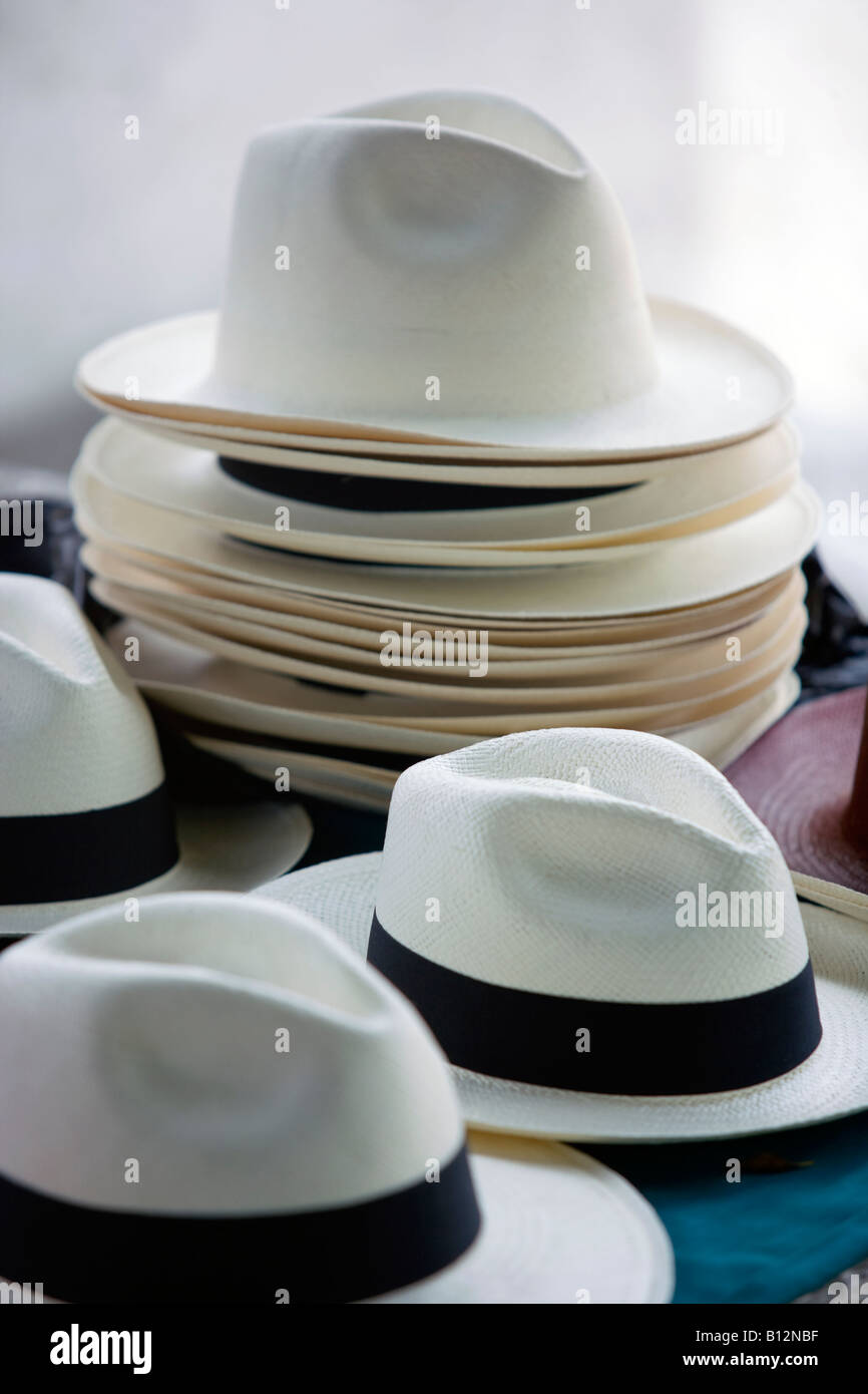 Pile de chapeaux PANAMA, RÉPUBLIQUE DU PANAMA PANAMA CITY Banque D'Images