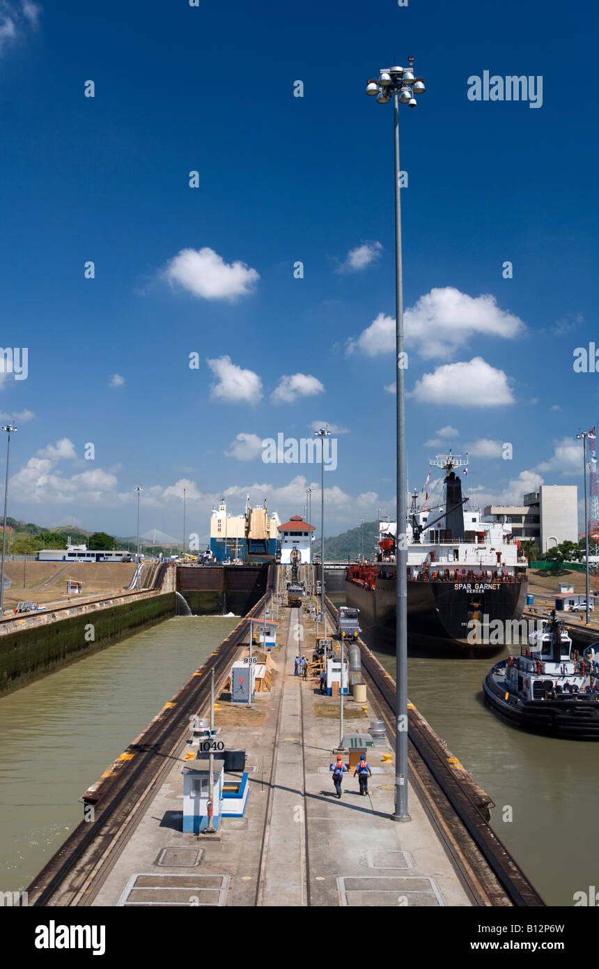MIRAFLORES LOCKS CANAL DE PANAMA, RÉPUBLIQUE DU PANAMA Banque D'Images