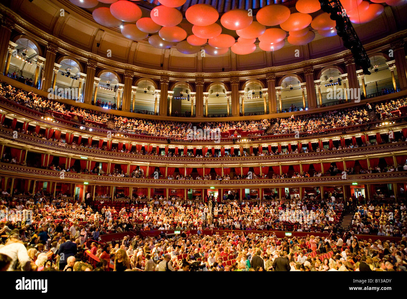 Les champignons du son dans le toit de l'Albert Hall Londres UK Europe Banque D'Images