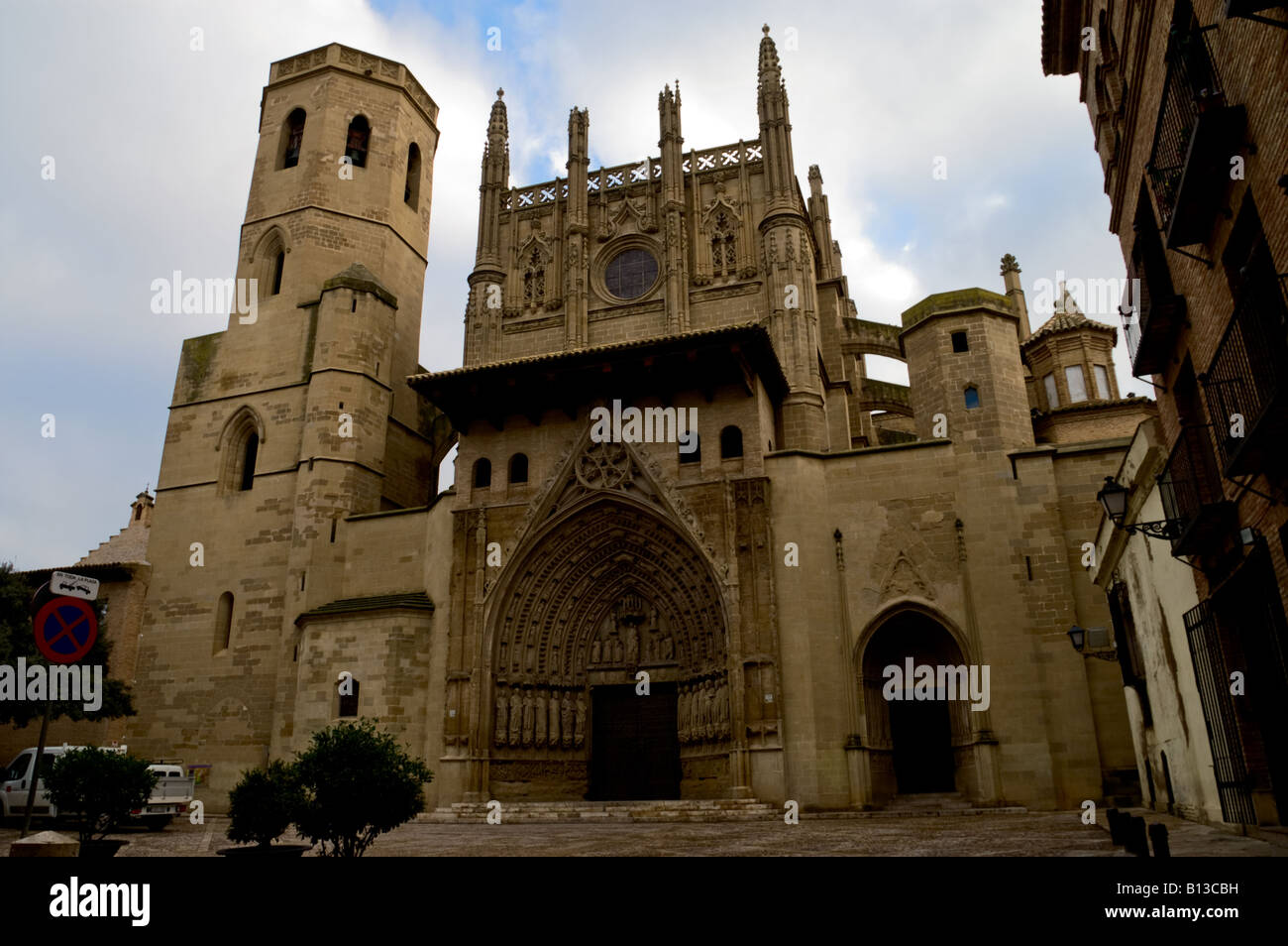 La cathédrale de style gothique du 13e siècle (Catedral de la Transfiguración del Señor). Huesca, Aragon, Espagne Banque D'Images