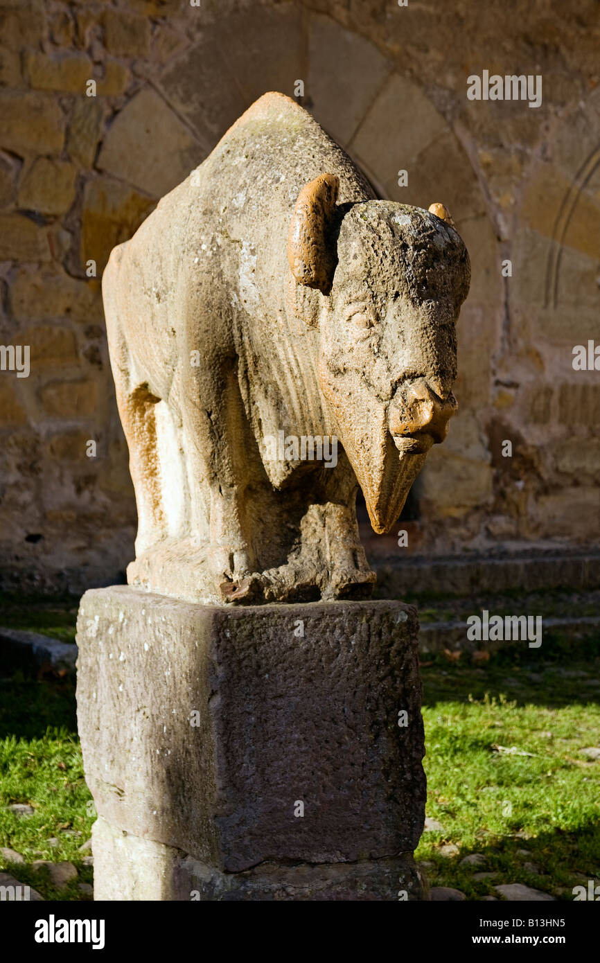 Monument dédié à l'homme d'Altamira à Santillana del Mar Cantabrie espagne Banque D'Images