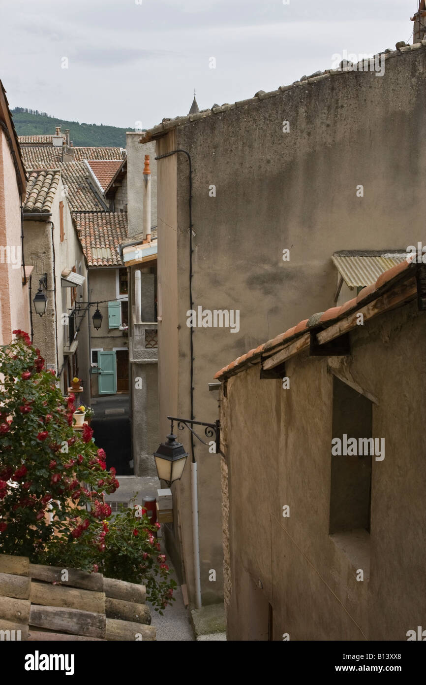 La vieille ville de Sisteron, avec labyrinthe de caudales, petits carrés, et andrônes, Alpes de Haute Provence, France, Europe Banque D'Images