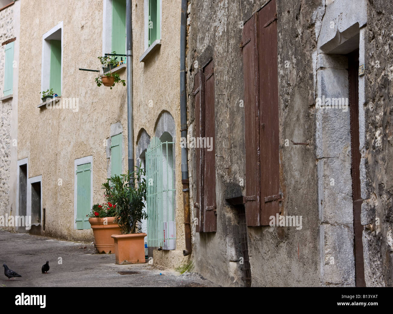 La vieille ville de Sisteron, avec labyrinthe de caudales, petits carrés, et andrônes, Alpes de Haute Provence, France, Europe Banque D'Images