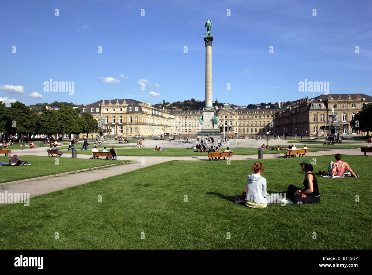 Géographie / voyage, Allemagne, Bade-Wurtemberg, Stuttgart, châteaux, Neues Schloß, vue extérieure, pose de la pierre angulaire : 1746, 1807 : fini, Baroque, à la reconstruction : 1958 - 1964, Schloßplatz, Additional-Rights Clearance-Info ,--Not-Available Banque D'Images