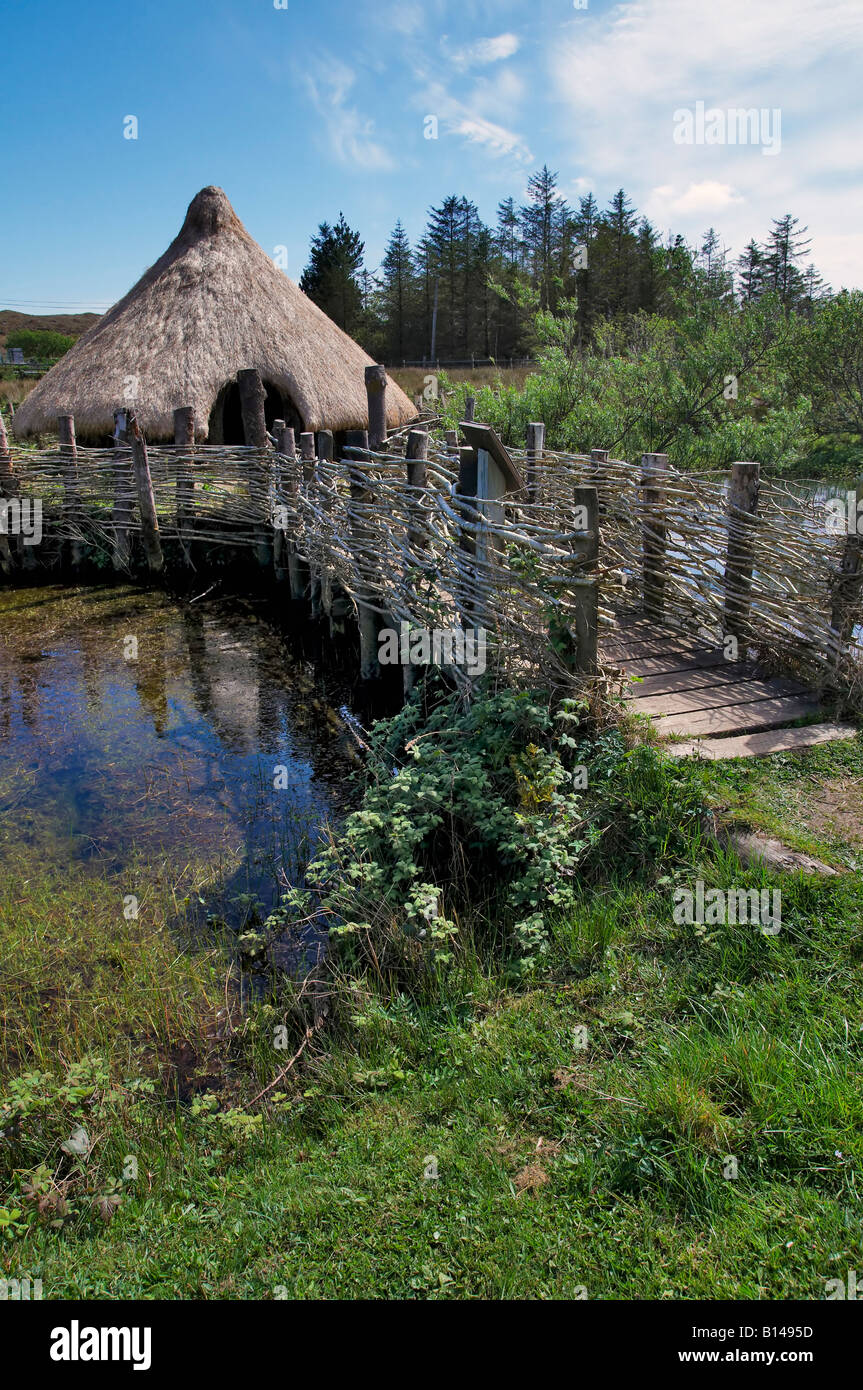 Reconstruction de l'âge de fer Crannog Banque D'Images