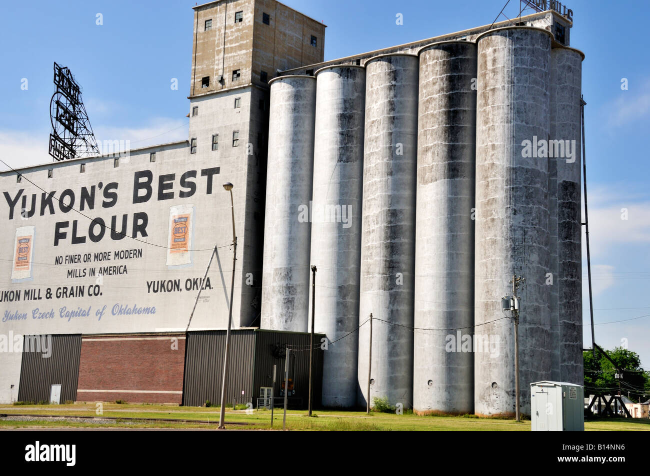 Le meilleur du Yukon, une usine de farine de mouture du blé en farine au Yukon, Oklahoma, USA. Banque D'Images