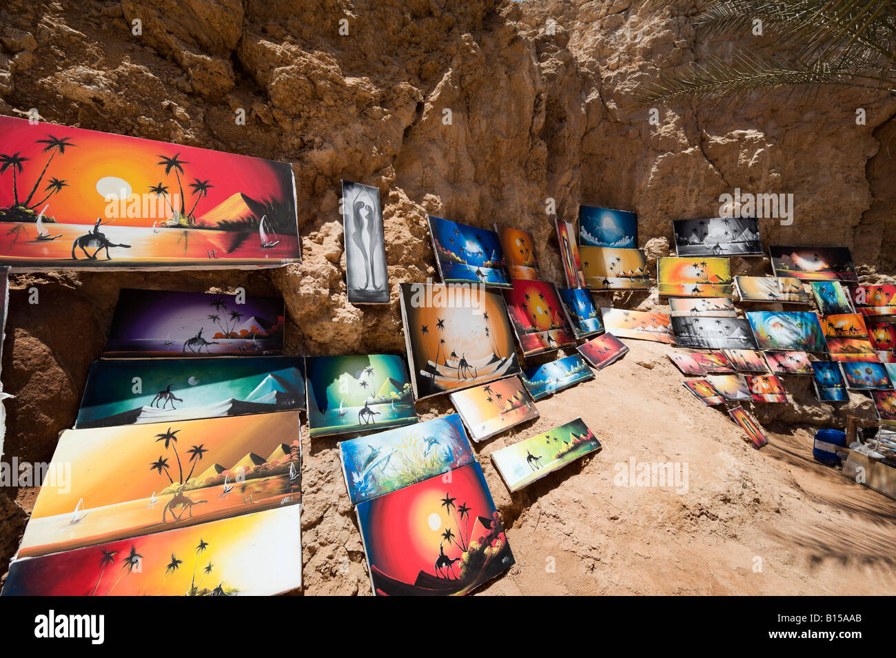 Art en vente sur une plage à Charm el-Cheikh, côte de la mer Rouge, Egypte Banque D'Images