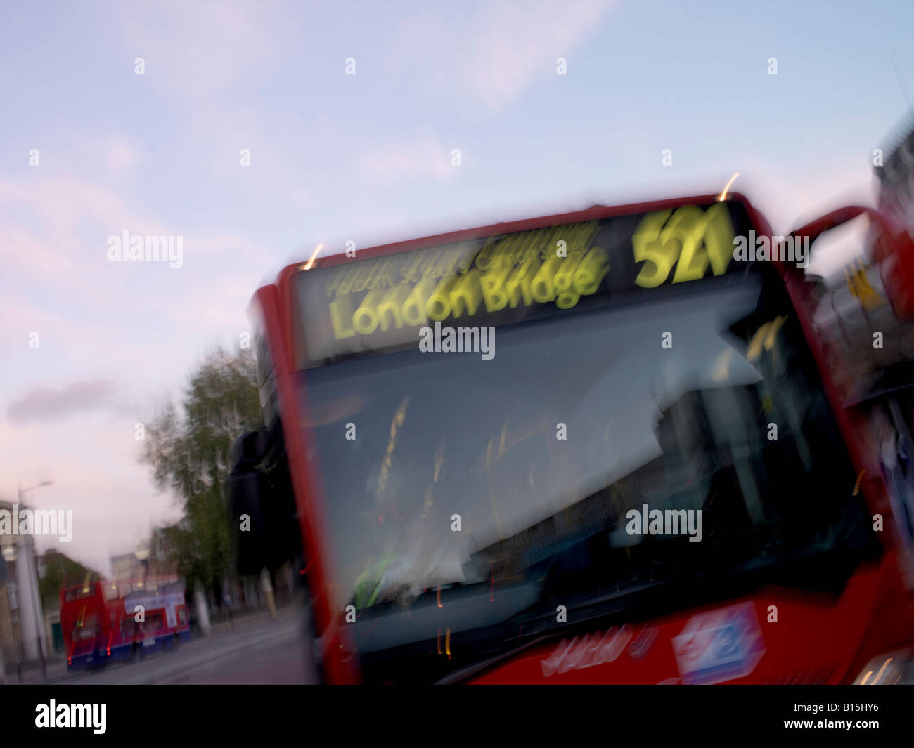 Voir un résumé d'un bus public Banque D'Images
