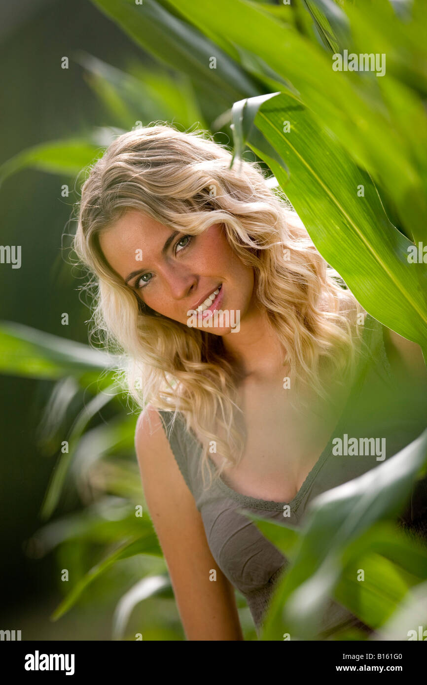 Blonde woman, portrait Banque D'Images