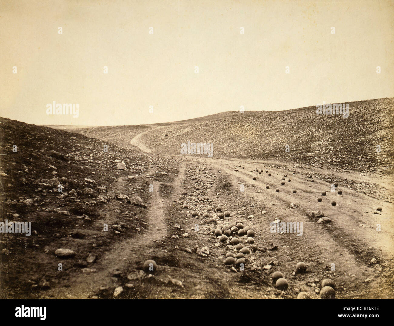 Scène de bataille après la charge de la brigade légère, bataille de Balaklava, guerre de Crimée, 1854. Banque D'Images