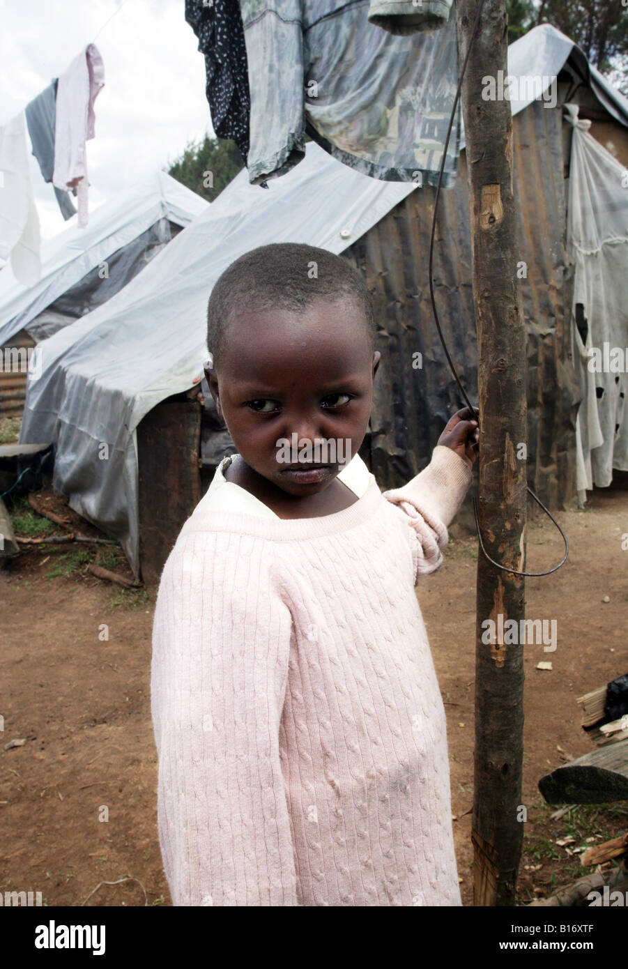 Kenian réfugiée dans un camp de réfugiés pour l'IDP (personnes déplacées) à Burnt Forest/Kenya Banque D'Images