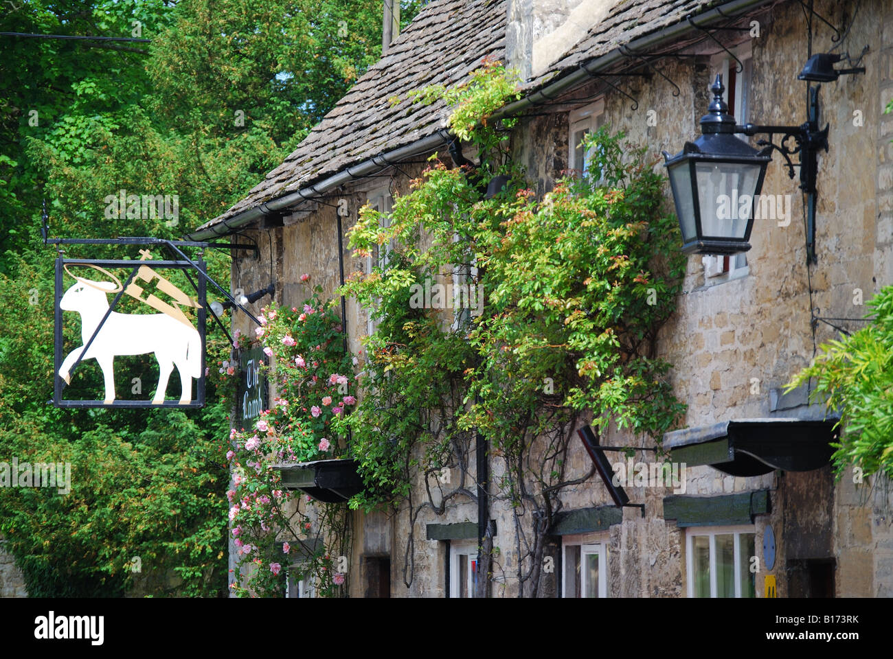 Le Lamb Inn, Sheep Street, Burford, Oxfordshire, Angleterre, Royaume-Uni Banque D'Images