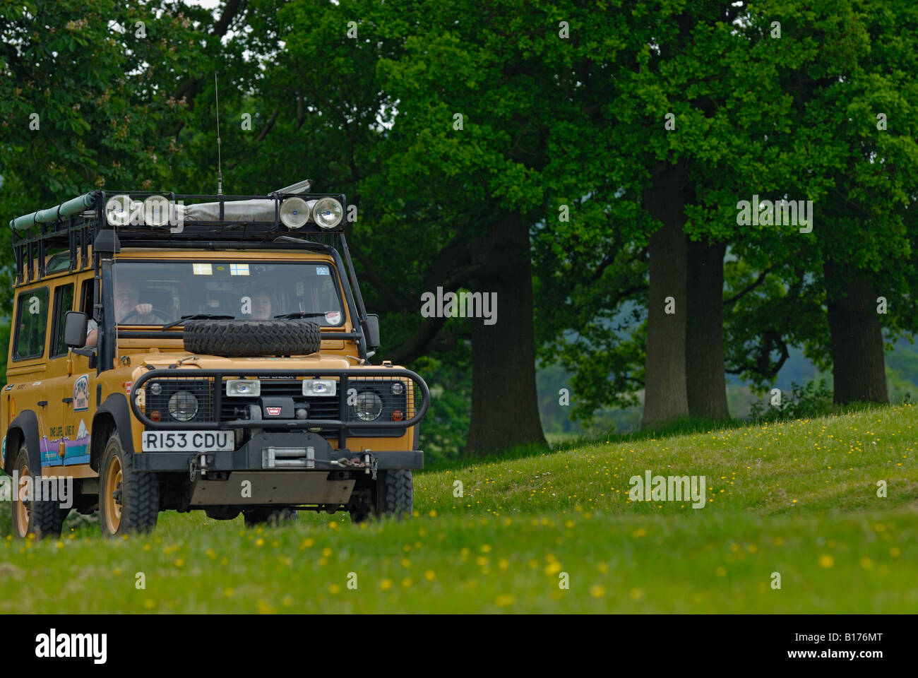 Land Rover Defender dans Camel Trophy regarde l'ALRC 2008 National. Banque D'Images