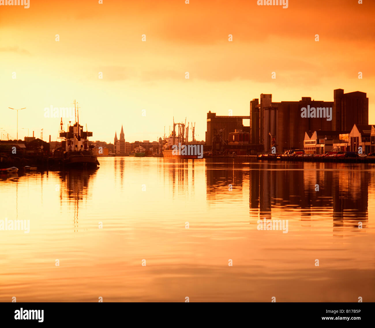 Rivière Lee et sur les quais, la ville de Cork, Irlande Banque D'Images