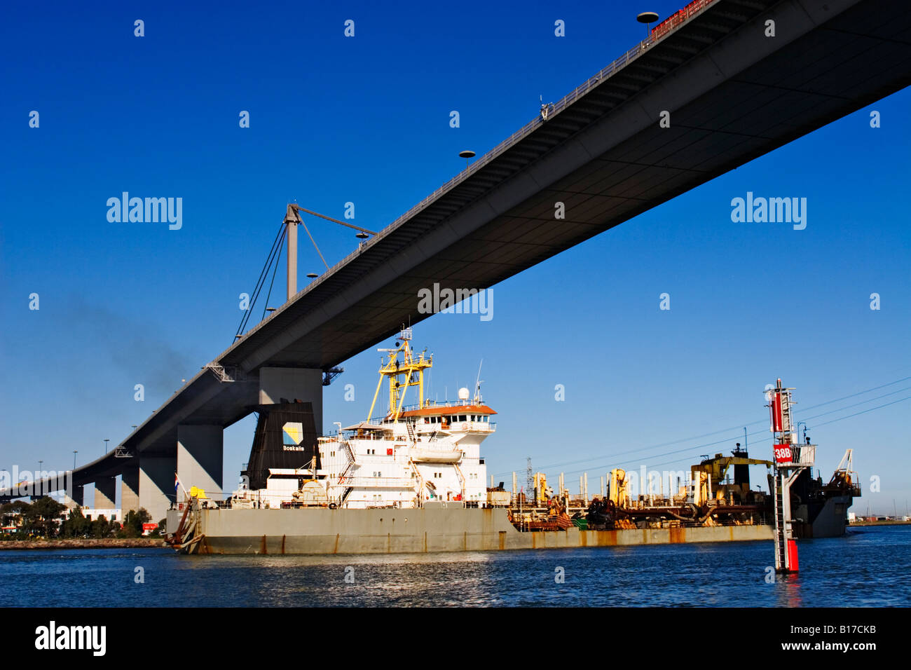 L'industrie d'expédition / la trémie drague 'Cornelis Zanen' opérant dans le "Port de Melbourne' l'Australie. Banque D'Images