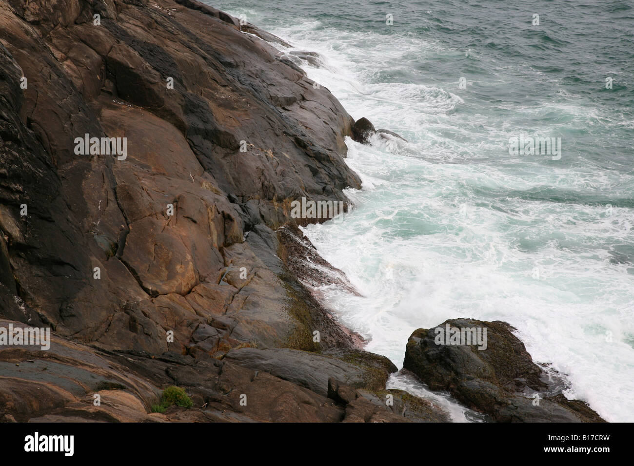 Les rochers et les vagues à kovalam beach,Kerala, Inde Banque D'Images