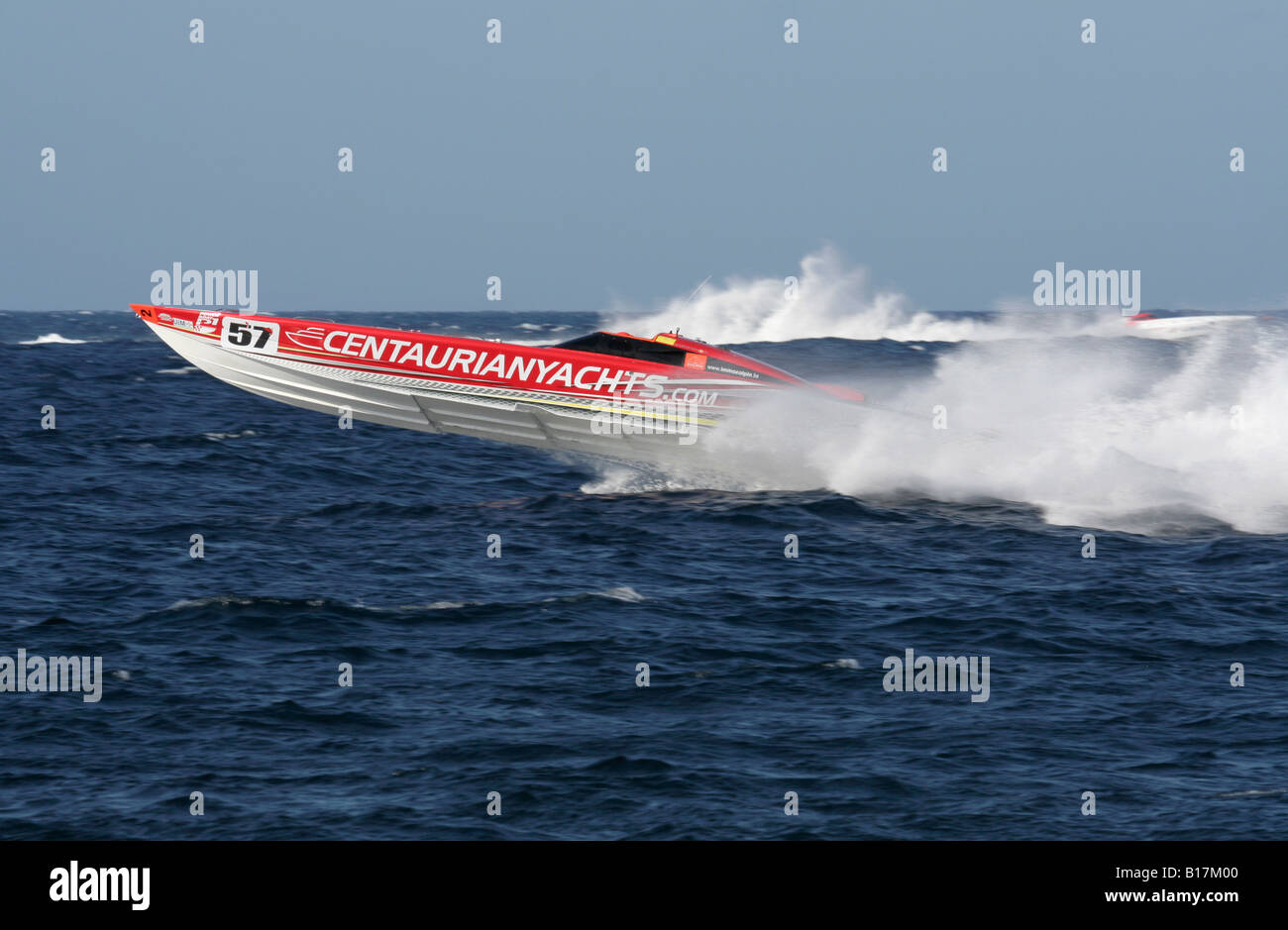 Bateau de Moteur P1 racing Banque D'Images