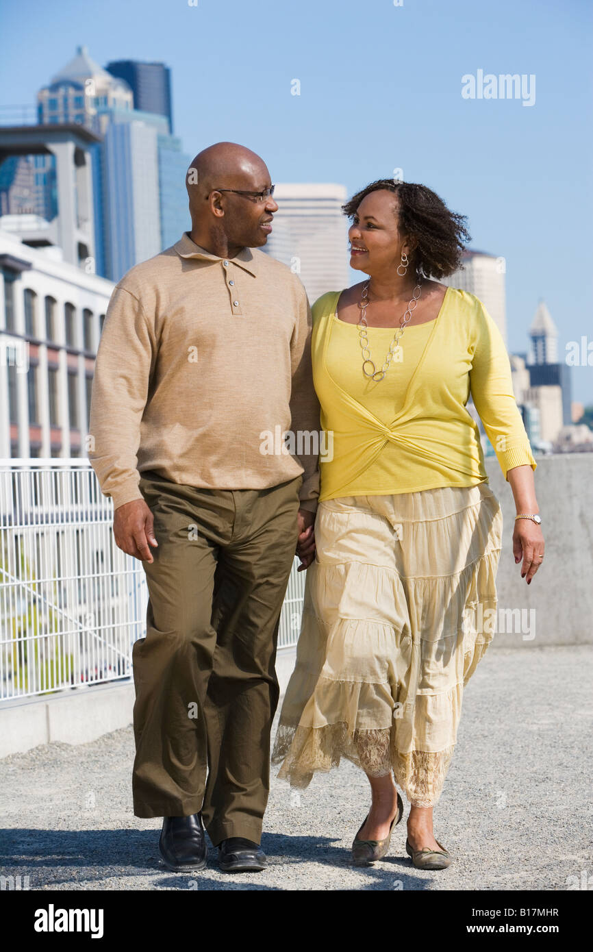 African American couple holding hands Banque D'Images