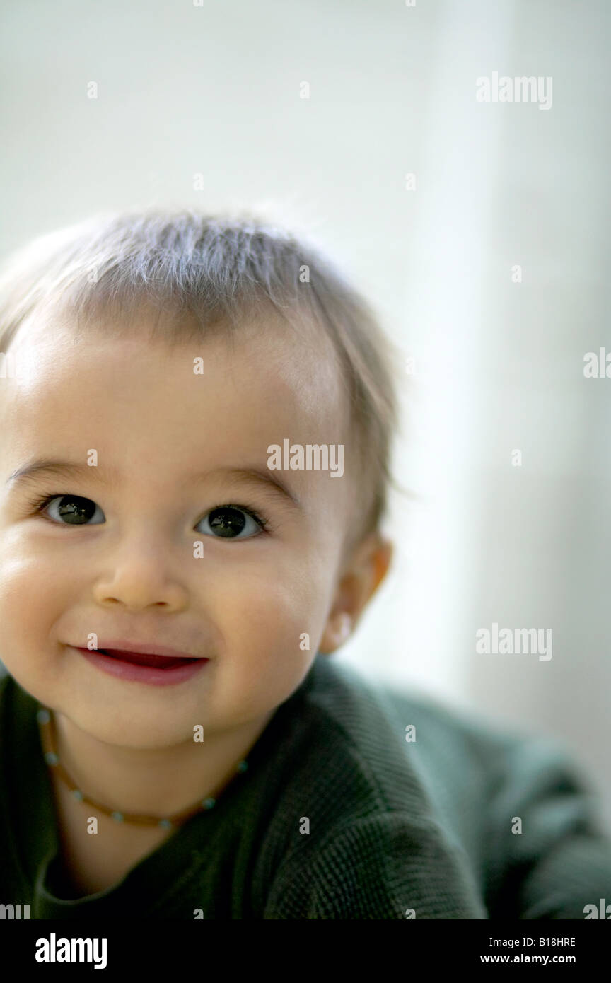 L'âge de 10 mois bébé garçon eurasien, Montréal, Québec, Canada Photo Stock  - Alamy