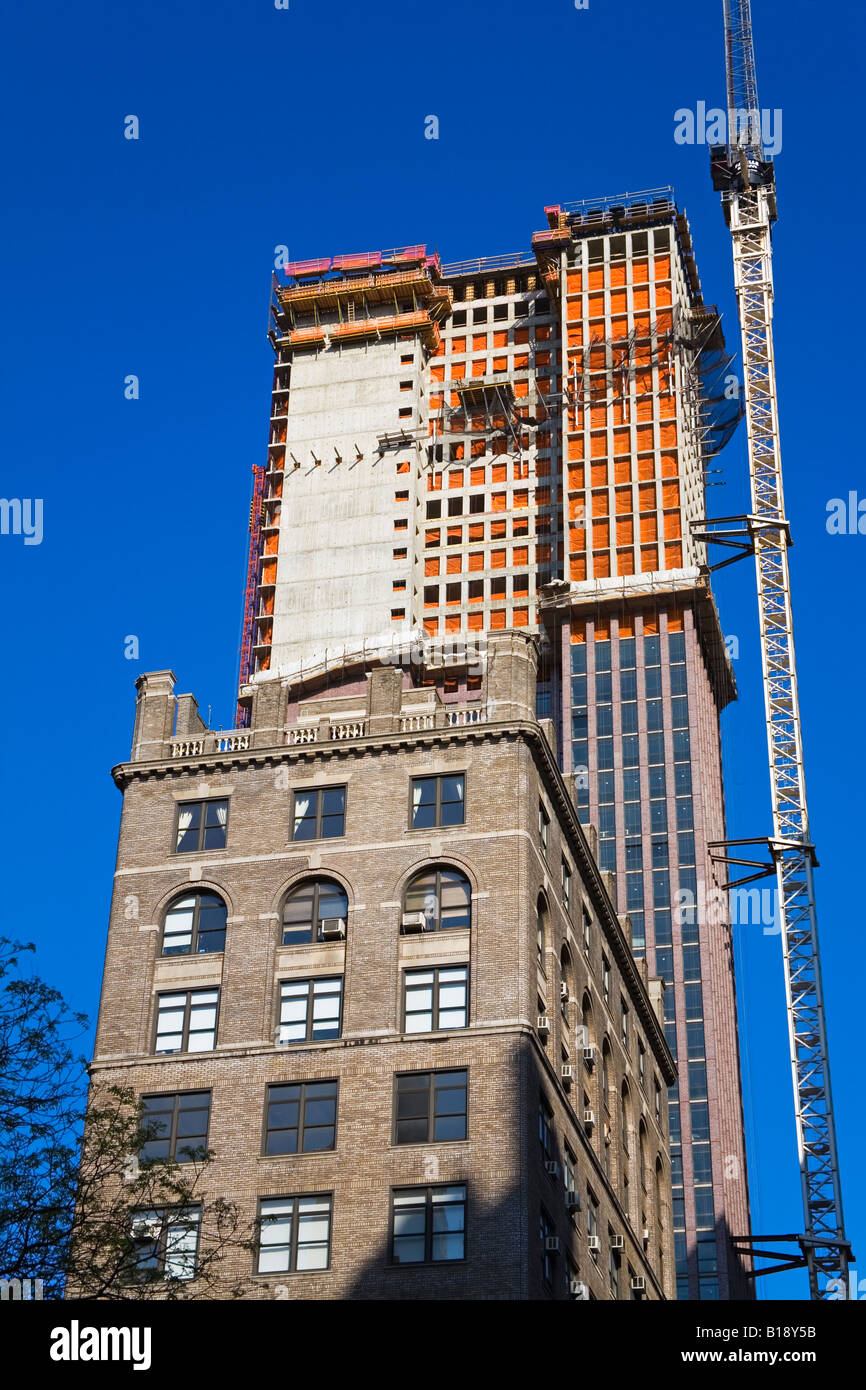 La construction de gratte-ciel sur la 5e Avenue, Manhattan, New York City, New York, USA Banque D'Images