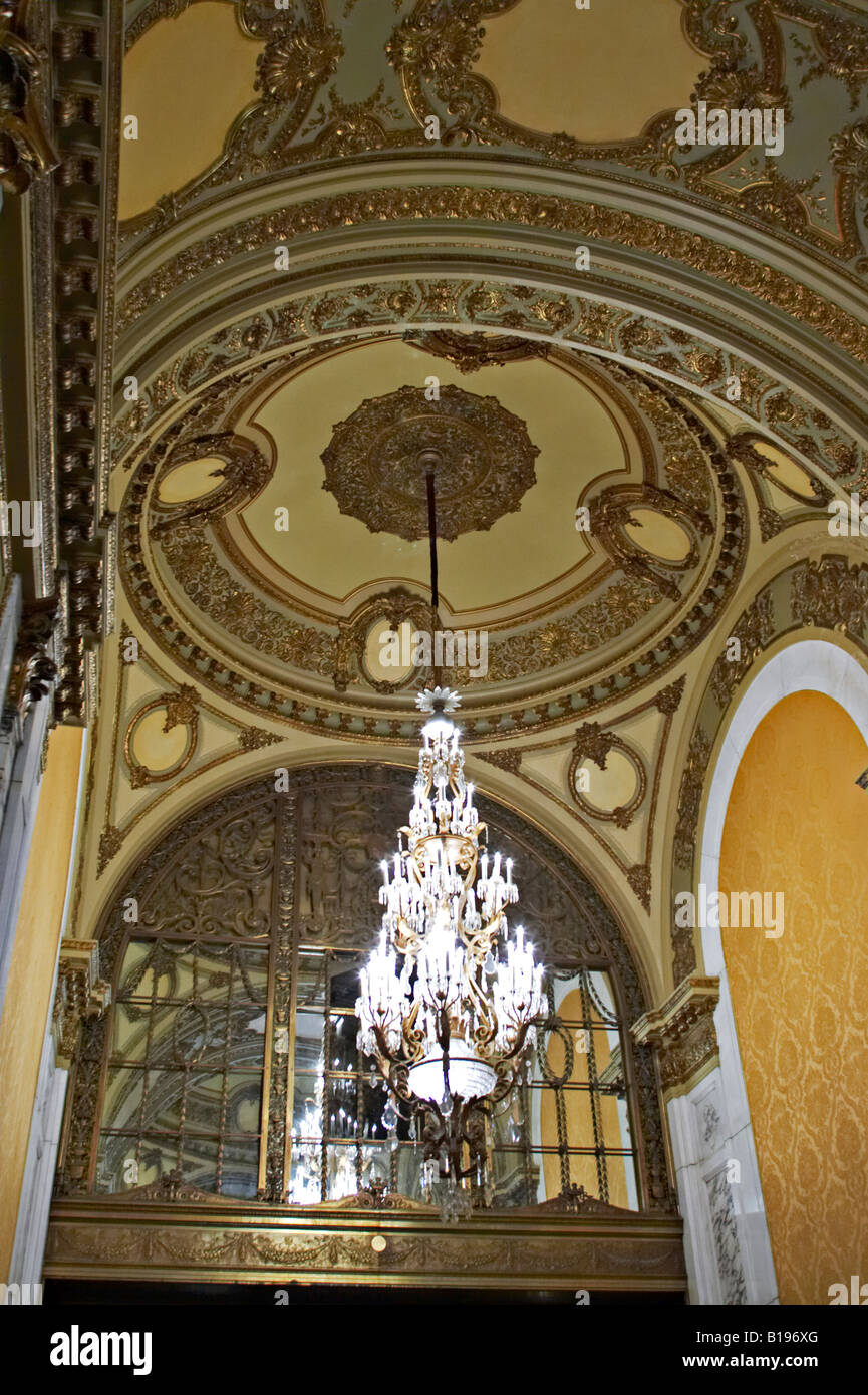 Le Massachusetts Boston de l'Opéra Théâtre au centre-ville de Theatre district bâtiment nouveau lustre en hall Banque D'Images