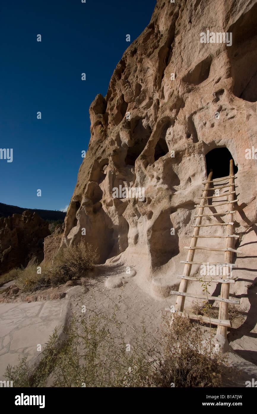 Ruines d'habitation falaise près de Santa Fe Banque D'Images