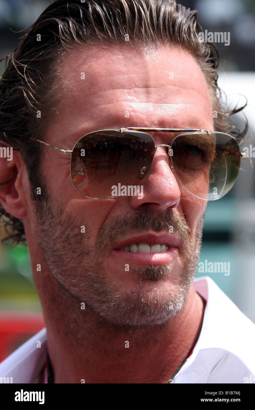 Le cycliste italien Mario Cipollini sur la grille motogp mugello événement italien à Banque D'Images Le cycliste italien Mario Cipollini sur la grille motogp mugello événement italien à Banque D'Images
