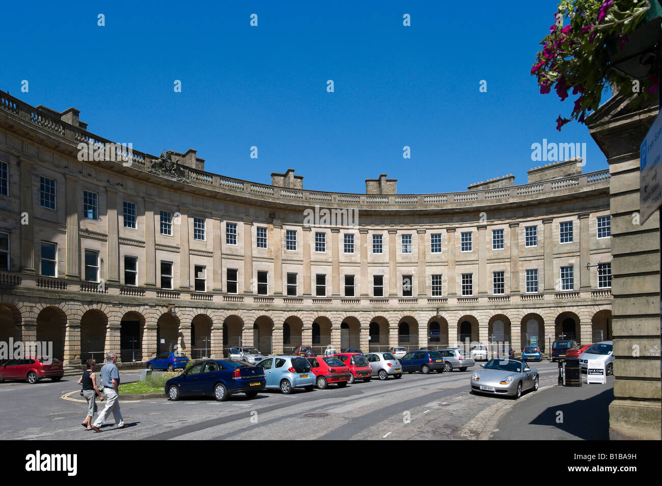 Maisons mitoyennes de style géorgien dans le Croissant, Buxton, Peak District, Derbyshire, Angleterre Banque D'Images