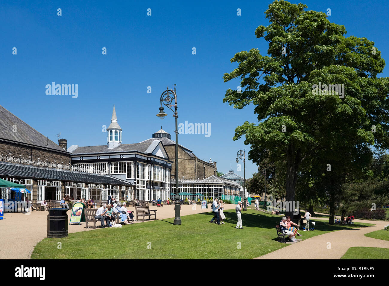 Pavilion Gardens, Buxton, Peak District, Derbyshire, Angleterre, Royaume-Uni Banque D'Images