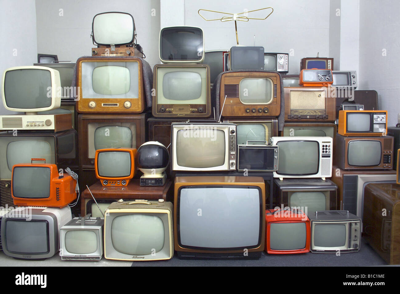 Collection of tv sets Banque de photographies et d'images à haute  résolution - Alamy