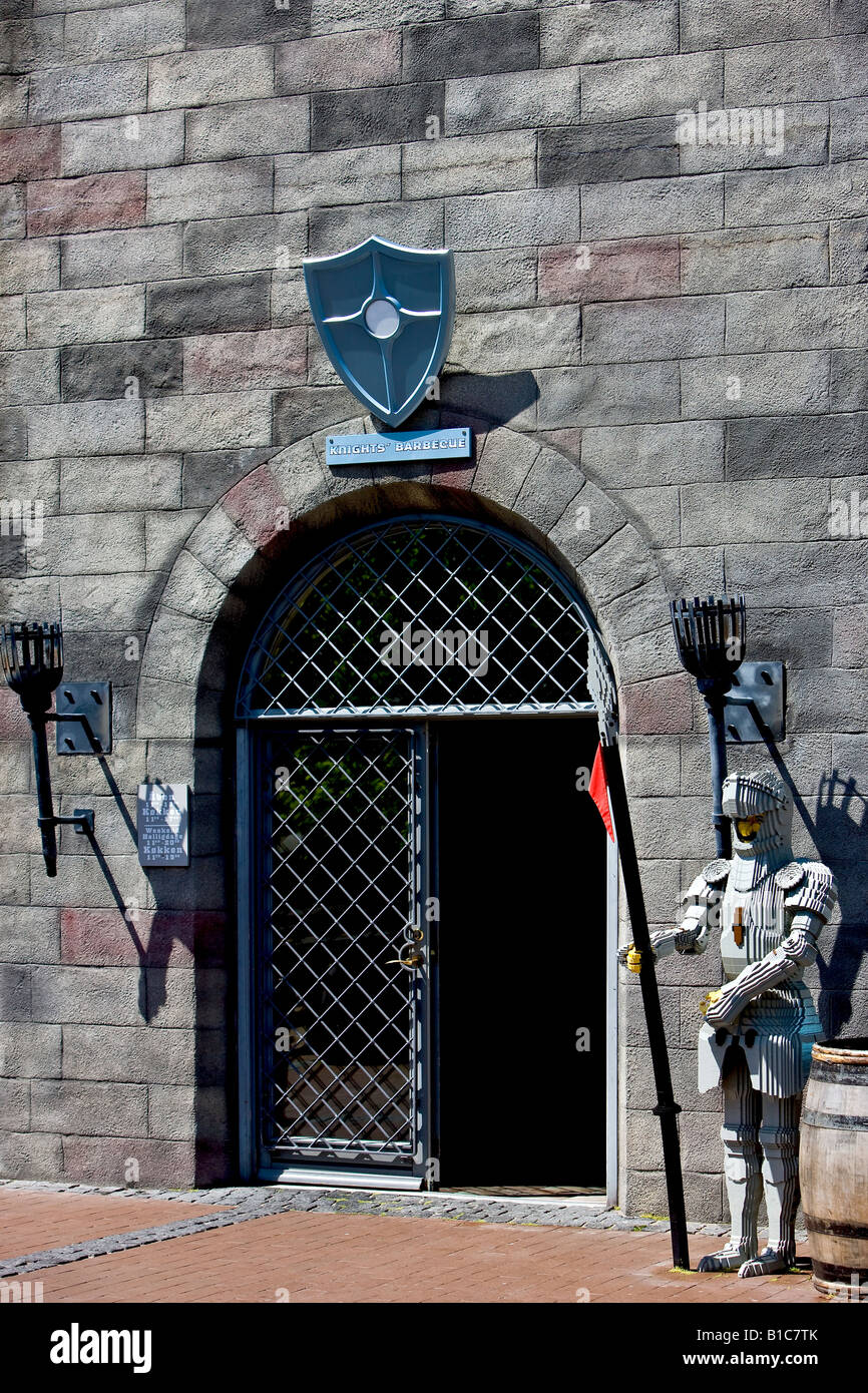 La garde au château de barbecue chevaliers faits de briques lego Banque D'Images