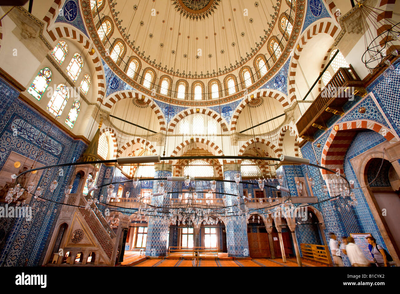Le minaret de la mosquée bleue à Istanbul Banque D'Images