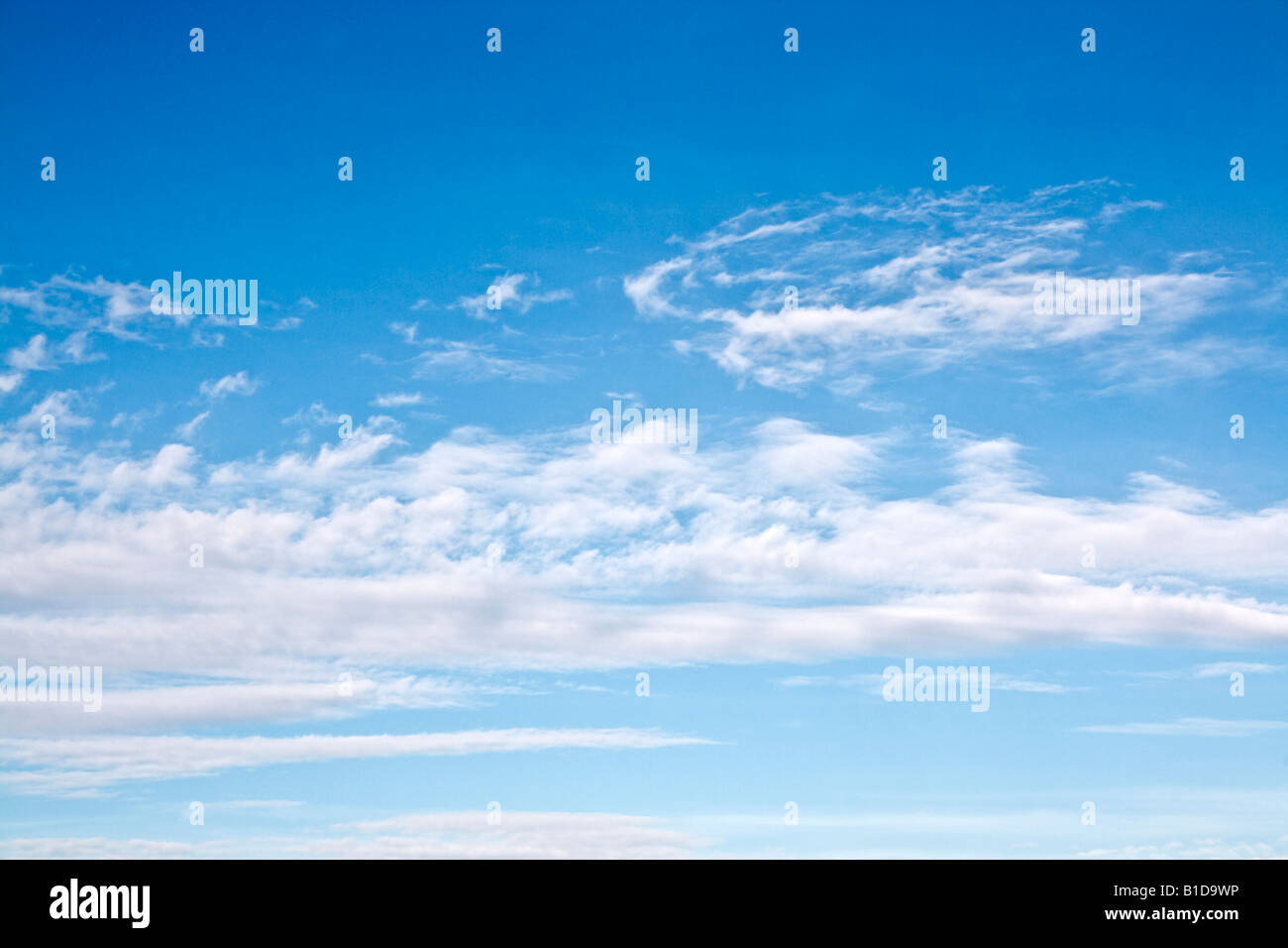 Beau ciel bleu azur Banque D'Images