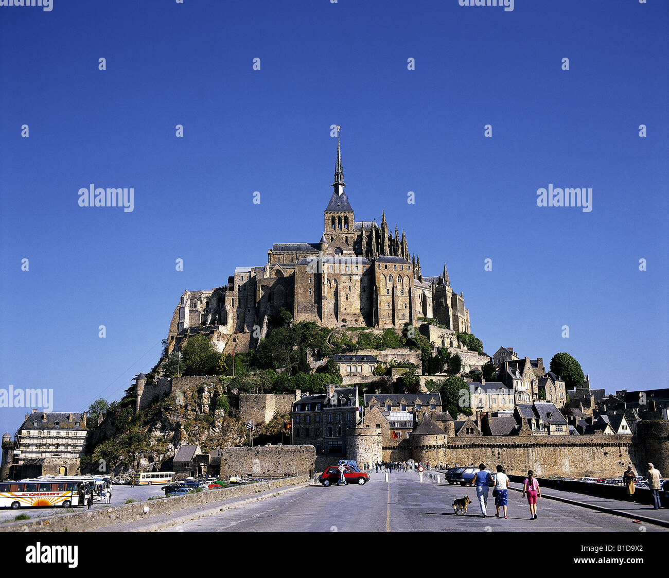 Mont st michel bus Banque de photographies et d’images à haute ...