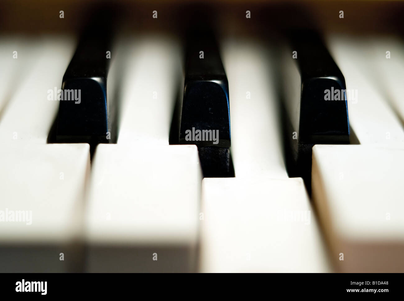 Pressed piano key Banque de photographies et d’images à haute ...