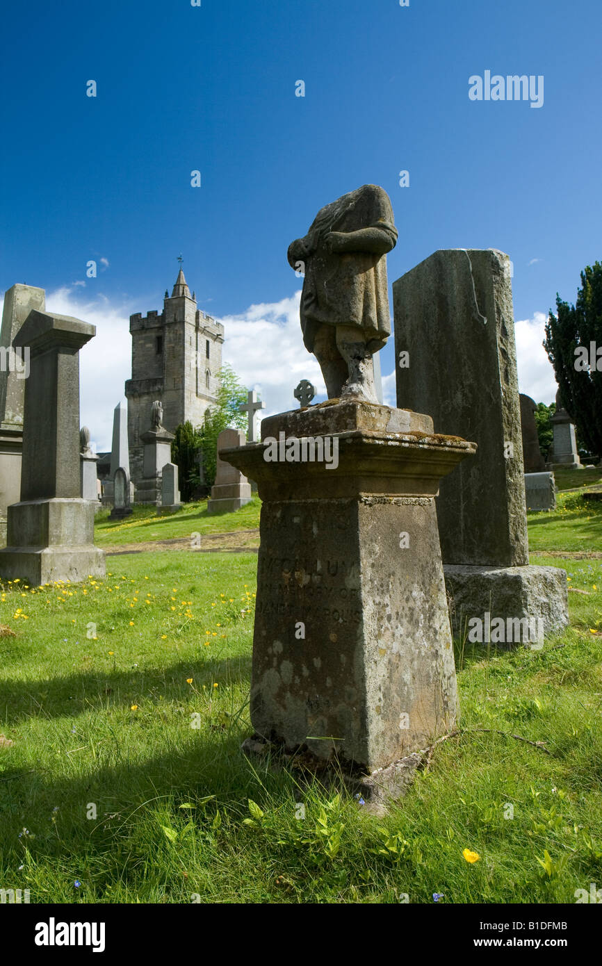 Statue sans tête tombe dans le cimetière de l'Eglise Holy Rude, Stirling Banque D'Images
